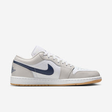 J1 Low Midnight Navy - product view 2