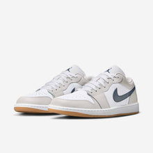 J1 Low Midnight Navy - product view 1