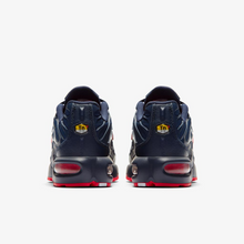 AM TN Red Blue - rear pair view